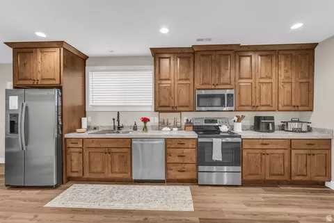 Kitchen - 410 E Pages Ln, Centerville, UT 84014 photo 3 of 3