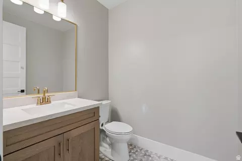 Bath - 258 E Maple Ridge Dr, Mapleton, UT 84664 photo 1 of 10