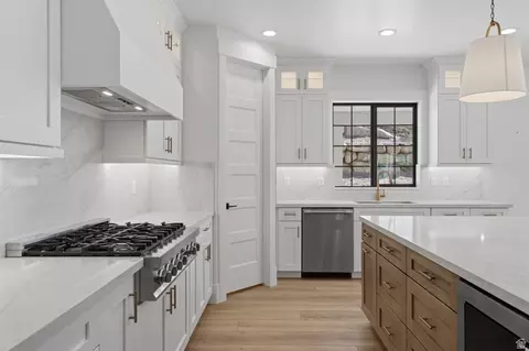 Kitchen - 258 E Maple Ridge Dr, Mapleton, UT 84664 photo 13 of 16