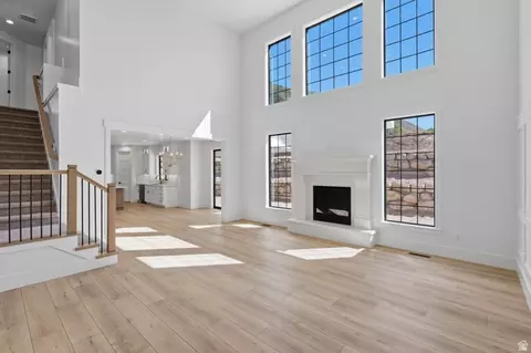 Living - 258 E Maple Ridge Dr, Mapleton, UT 84664 photo 13 of 19