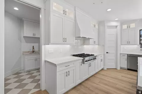 Kitchen - 258 E Maple Ridge Dr, Mapleton, UT 84664 photo 14 of 16