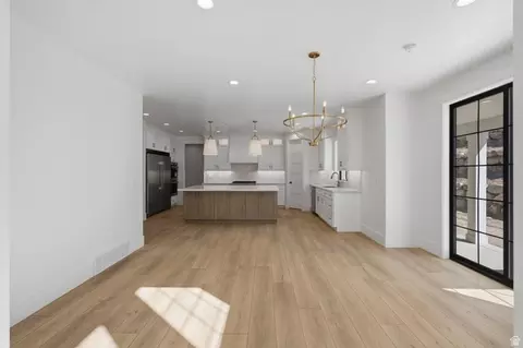 Living - 258 E Maple Ridge Dr, Mapleton, UT 84664 photo 16 of 19