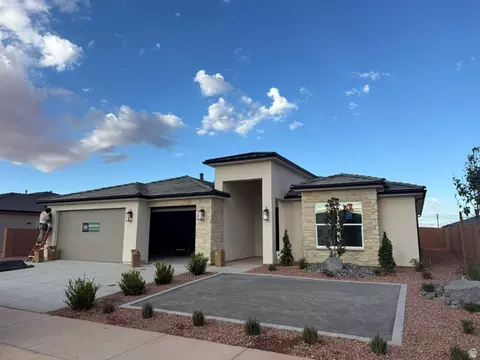 3100 S 4800 W #14, Hurricane, UT 84737