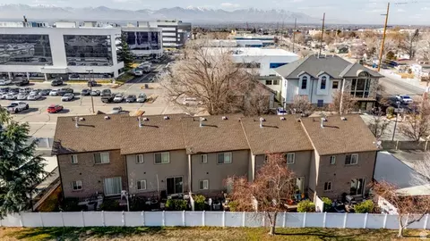 View/Area - 6563 S Lovendahle Ct, Murray, UT 84107 photo 8 of 25