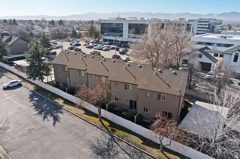 View/Area - 6563 S Lovendahle Ct, Murray, UT 84107 photo 18 of 25