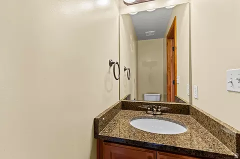 Bath - 6563 S Lovendahle Ct, Murray, UT 84107 photo 5 of 5