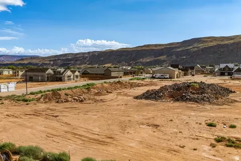 Undisclosed, Hurricane, UT 84737 photo 10