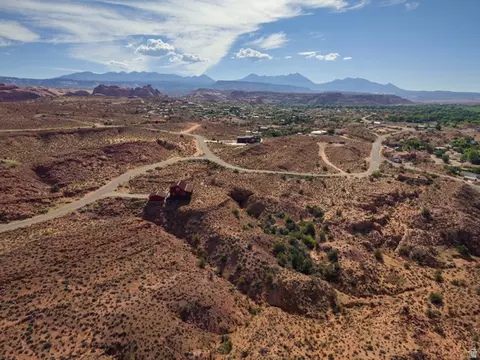 View/Area - 1707 Kayenta Dr, Moab, UT 84532 photo 5 of 10
