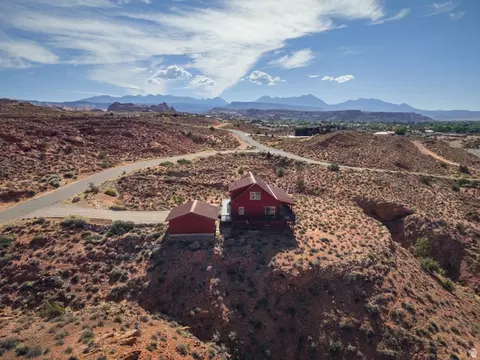 View/Area - 1707 Kayenta Dr, Moab, UT 84532 photo 1 of 10