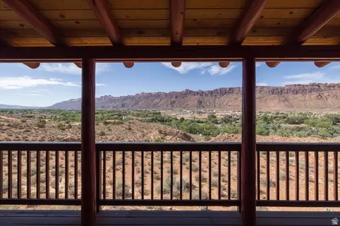 Exterior - 1707 Kayenta Dr, Moab, UT 84532 photo 2 of 7