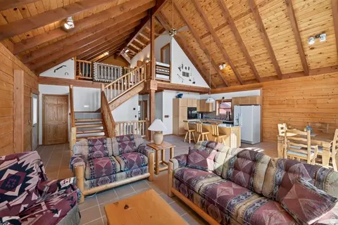 Living - 1707 Kayenta Dr, Moab, UT 84532 photo 2 of 3