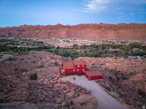 View/Area - 1707 Kayenta Dr, Moab, UT 84532 photo 7 of 10