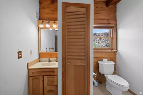 Bath - 1707 Kayenta Dr, Moab, UT 84532 photo 1 of 4