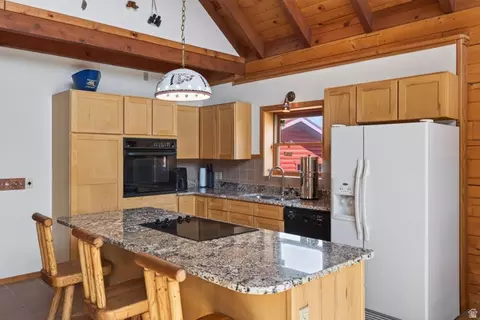 Kitchen - 1707 Kayenta Dr, Moab, UT 84532 photo 2 of 3
