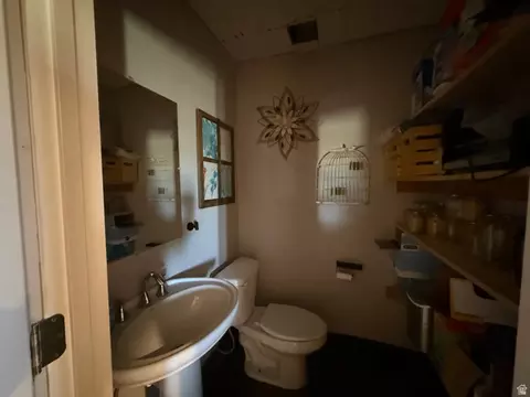 Bath - 1972 Lanark Rd, Montpelier, ID 83254 photo 1 of 2