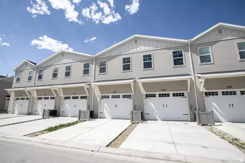 Exterior - 1353 E Goldie Lou Ln UNIT EAGLE, Eagle Mountain, UT 84005 photo 2 of 2