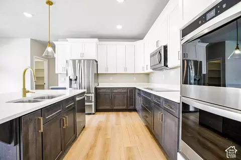 Kitchen - 367 E Unchartered Ln S, Draper, UT 84020 photo 3 of 5