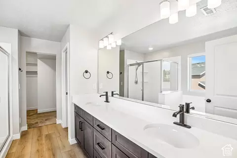 Bath - 367 E Unchartered Ln S, Draper, UT 84020 photo 1 of 6