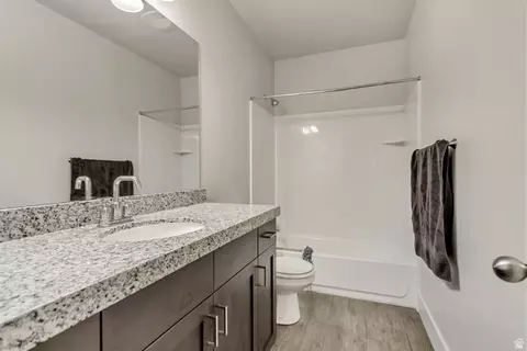 Bath - 4604 E Flower Pt, Eagle Mountain, UT 84005 photo 10 of 11
