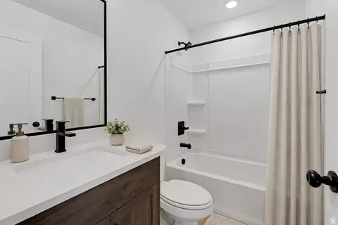 Bath - 850 E Maplehurst Dr #113, Murray, UT 84107 photo 2 of 2