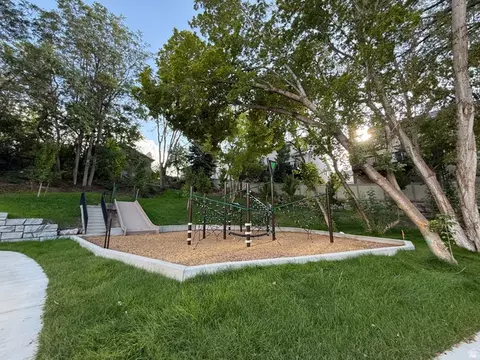 Exterior - 850 E Maplehurst Dr #113, Murray, UT 84107 photo 3 of 4