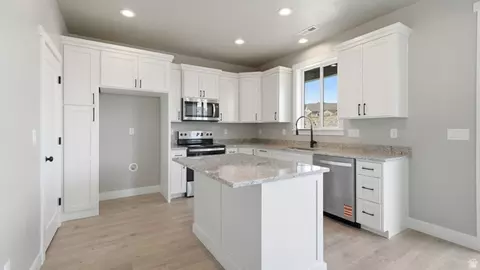 Kitchen - 3385 E Baywater Dr, Eagle Mountain, UT 84005 photo 1 of 3
