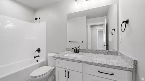 Bath - 3385 E Baywater Dr, Eagle Mountain, UT 84005 photo 1 of 2