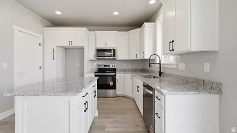Kitchen - 3385 E Baywater Dr, Eagle Mountain, UT 84005 photo 2 of 3