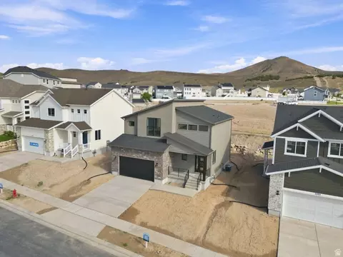 View/Area - 3385 E Baywater Dr, Eagle Mountain, UT 84005 photo 2 of 4