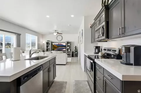 Kitchen - 212 N 590 E, Vineyard, UT 84059 photo 5 of 7
