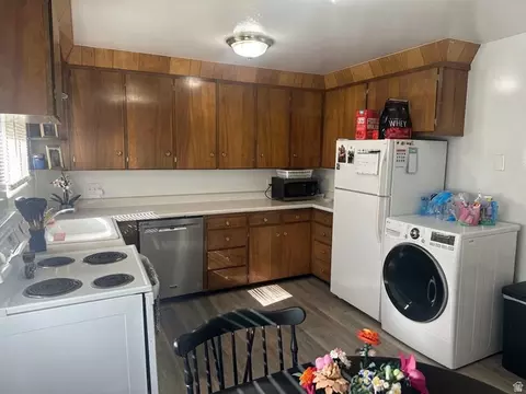Kitchen - 40 S 130 E, Spanish Fork, UT 84660 photo 3 of 7