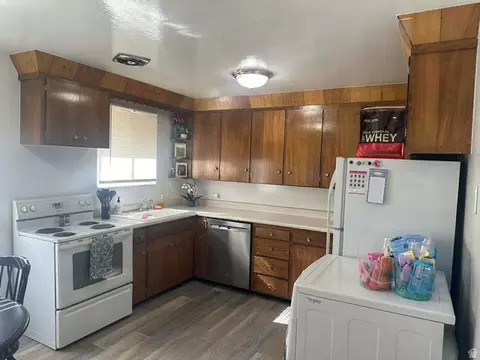 Kitchen - 40 S 130 E, Spanish Fork, UT 84660 photo 4 of 7