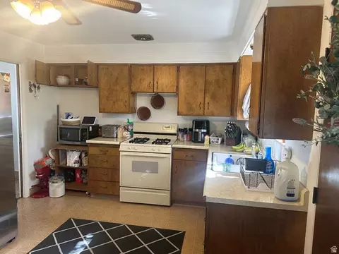 Kitchen - 40 S 130 E, Spanish Fork, UT 84660 photo 7 of 7