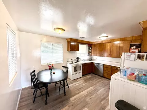 Kitchen - 40 S 130 E, Spanish Fork, UT 84660 photo 5 of 7