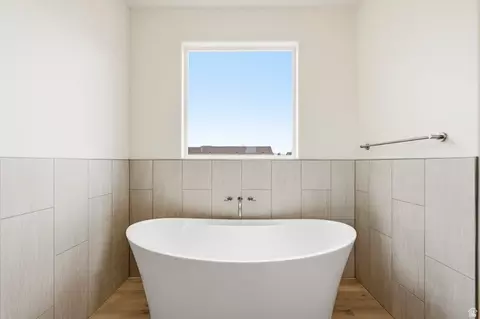 Bath - 4913 N 970 E, Enoch, UT 84721 photo 1 of 6