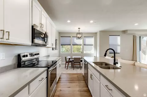 Kitchen - 81 E Sitka Creek Cv, Draper, UT 84020 photo 2 of 3