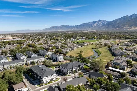 View/Area - 81 E Sitka Creek Cv, Draper, UT 84020 photo 3 of 6