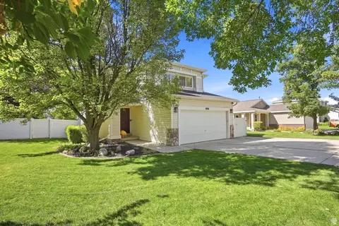 1076 S 1050 W, Woods Cross, UT 84087