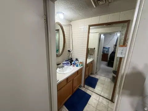 Bath - 276 E Main St, Duchesne, UT 84021 photo 2 of 2