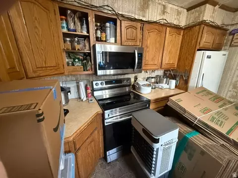 Kitchen - 276 E Main St, Duchesne, UT 84021 photo 3 of 3