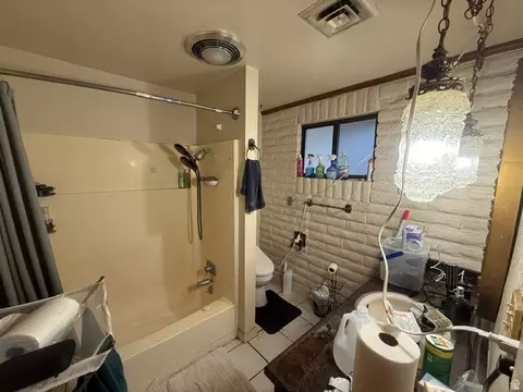 Bath - 276 E Main St, Duchesne, UT 84021 photo 1 of 2