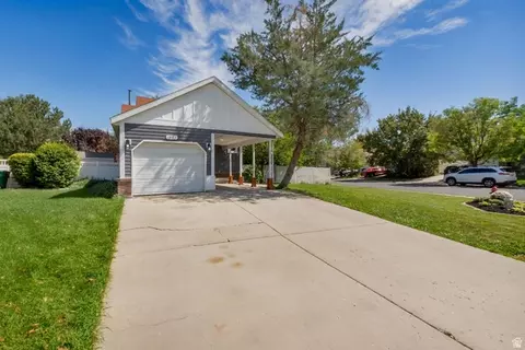 1384 W Countrywood Ln, West Jordan, UT 84088