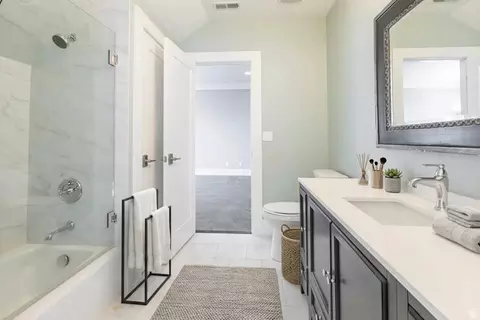 Bath - 520 Mission Dr, Midway, UT 84049 photo 5 of 7