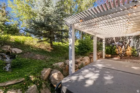 Exterior - 520 Mission Dr, Midway, UT 84049 photo 8 of 8