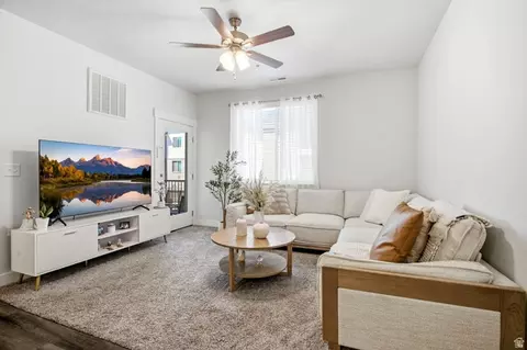 13525 S Poole Dr #B203, Riverton, UT 84096