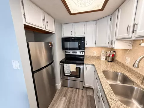 Kitchen - 125 E Hanover Dr, Orem, UT 84058 photo 2 of 2