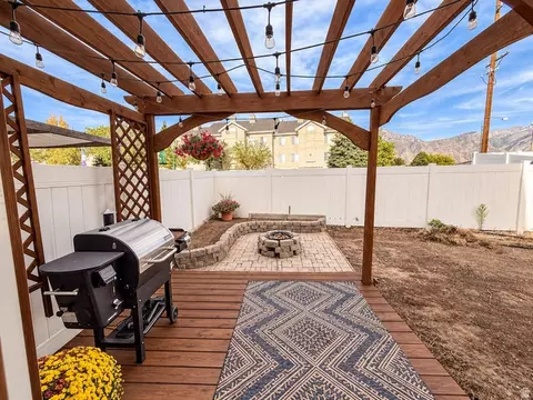 Exterior - 125 E Hanover Dr, Orem, UT 84058 photo 4 of 6