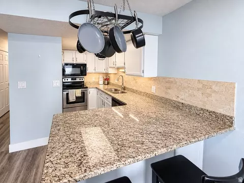 Kitchen - 125 E Hanover Dr, Orem, UT 84058 photo 1 of 2