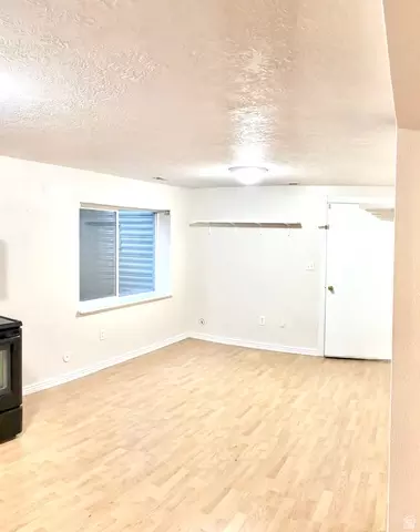 Living - 544 S Carterville E, Orem, UT 84097 photo 5 of 5