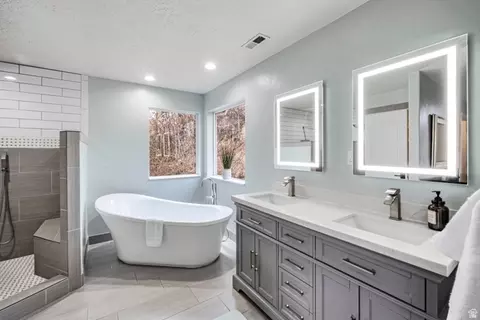 Bath - 544 S Carterville E, Orem, UT 84097 photo 3 of 3